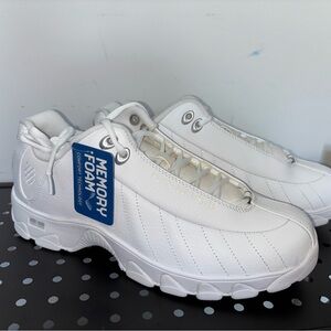 K-Swiss Men's White Sneakers ST329